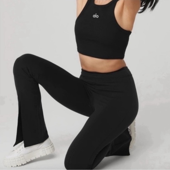 ALO 🖤🖤 Airbrush High-Waist 7/8 Flutter Legging in Black - Size XXS - Picture 3 of 10